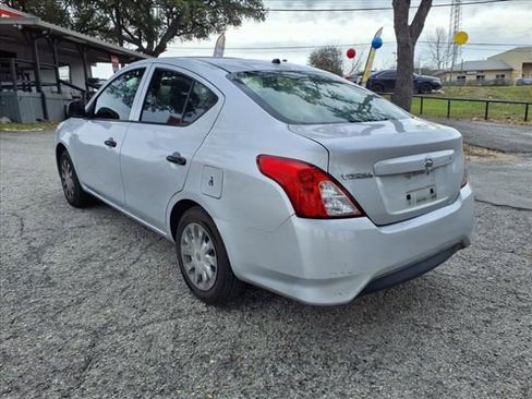 Used 2015 Nissan Versa S FWD image 7