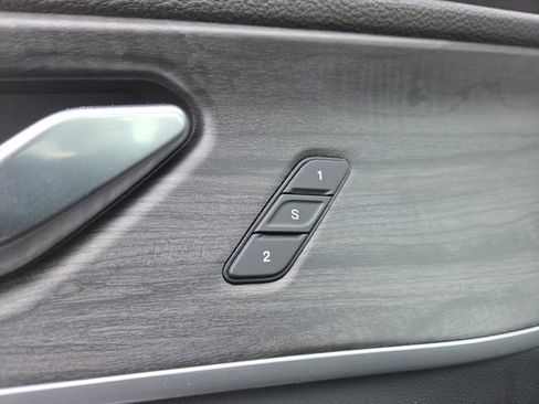 Used 2022 Jeep Grand Cherokee L Limited image 11