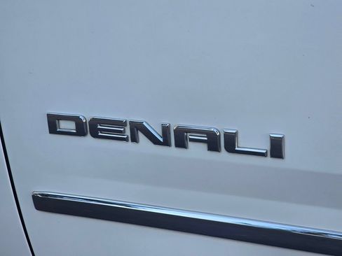 Used 2019 GMC Yukon Denali w/ Denali Ultimate Package AWD/4WD image 14