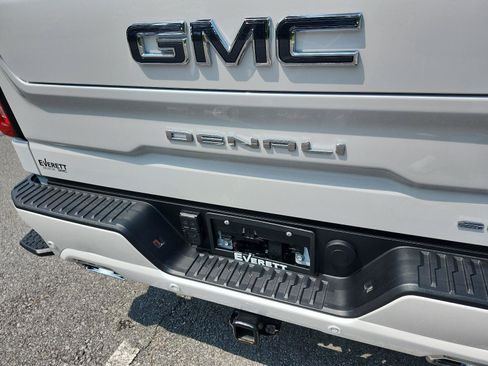 Used 2025 GMC Sierra 1500 Denali Ultimate AWD/4WD image 4
