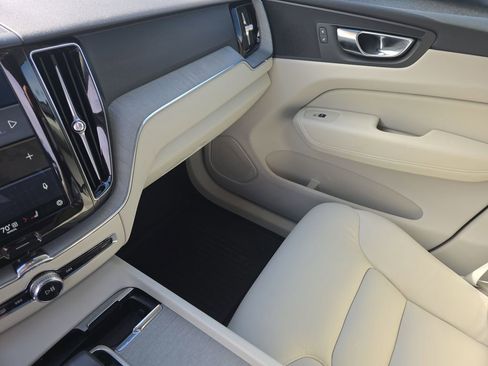 Used 2025 Volvo XC60 T8 Plus w/ Protection Package Premier image 33