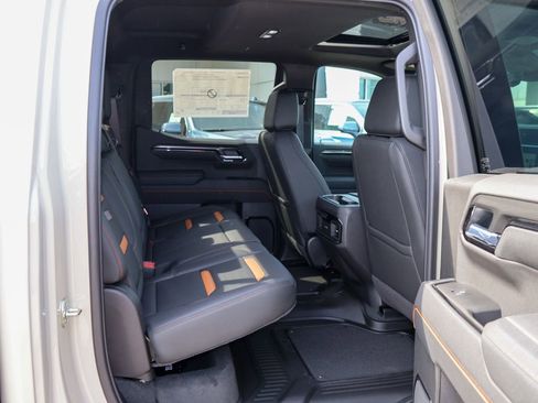 New 2026 GMC Sierra 1500 AT4 w/ AT4 Premium Package AWD/4WD image 32