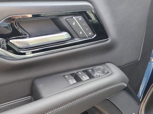 New 2026 GMC Yukon Denali w/ Denali Reserve Package image 13