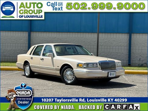Used 1996 Lincoln Town Car Cartier RWD image 1