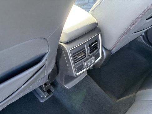 Used 2019 Subaru Forester Premium image 32