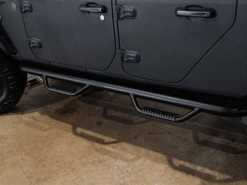 Used 2025 Jeep Gladiator Sport AWD/4WD image 8