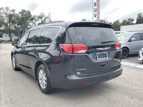 Used 2021 Chrysler Voyager Lxi image 7