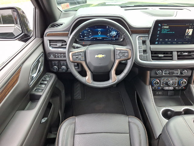 Used 2024 Chevrolet Suburban High Country AWD/4WD image 12