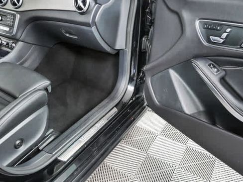 Used 2018 Mercedes-Benz CLA 250 4MATIC image 23