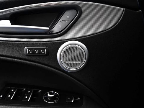 Used 2018 Alfa Romeo Stelvio Ti Sport image 34