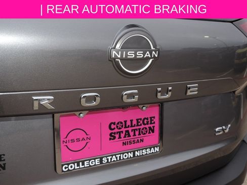 Certified 2023 Nissan Rogue SV FWD image 18