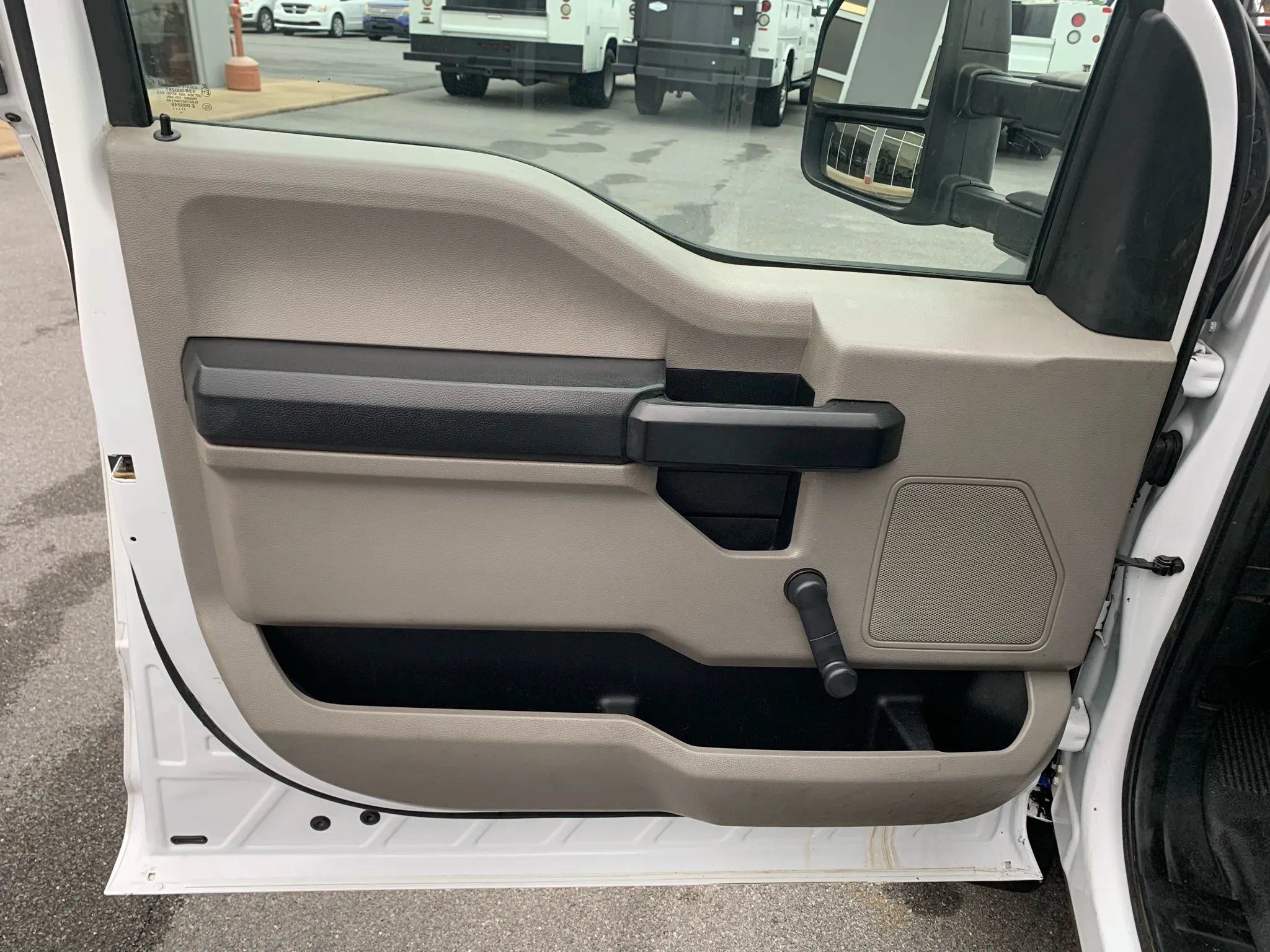 Used 2017 Ford F550 4x4 Regular Cab Super Duty image 8