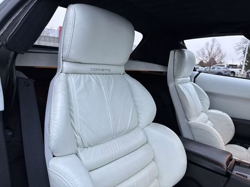 Used 1992 Chevrolet Corvette Convertible image 20