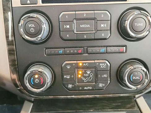 Used 2015 Ford Expedition Limited w/ Equipment Group 301A AWD/4WD image 31