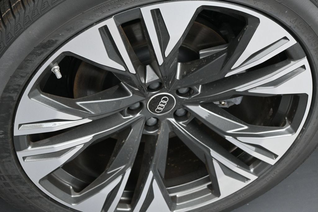 New 2026 Audi Q8 Premium Plus AWD/4WD image 21