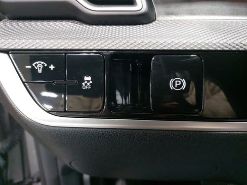 Used 2025 Kia Sportage LX image 25