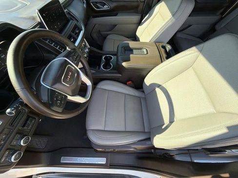 Used 2024 GMC Yukon XL SLT w/ SLT Luxury Package image 71