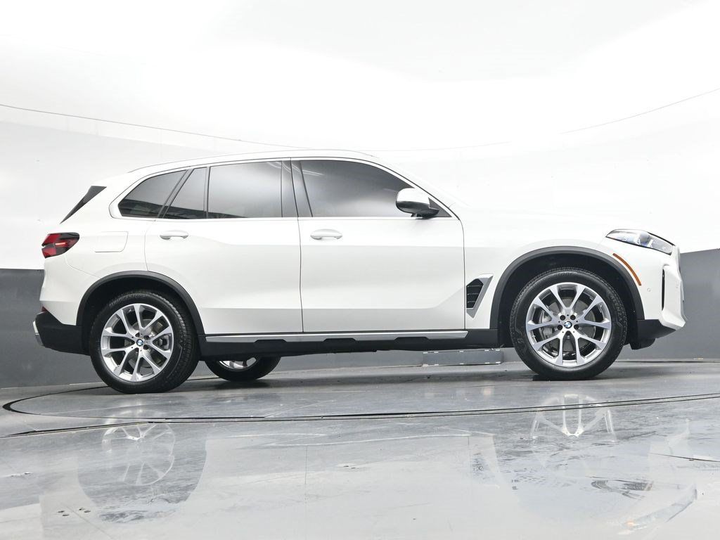 Used 2026 BMW X5 xDrive40i w/ Premium Package AWD/4WD image 34