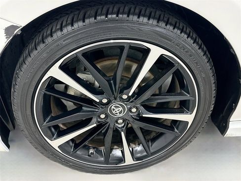 Used 2019 Toyota Camry XSE image 27
