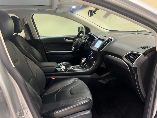 Used 2016 Ford Edge Titanium w/ Equipment Group 301A FWD image 26