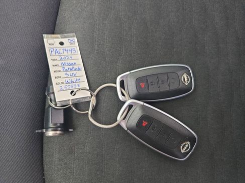 Used 2024 Nissan Pathfinder SV image 35