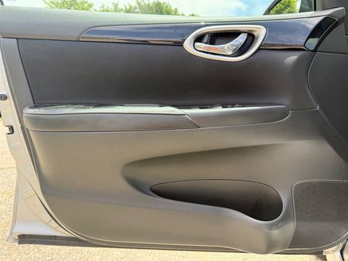 Used 2019 Nissan Sentra SV FWD image 25