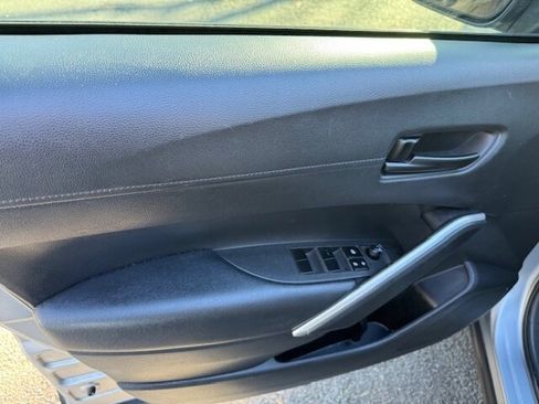 Used 2022 Toyota Corolla Cross LE image 7