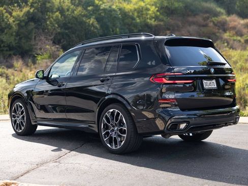 Used 2025 BMW X7 xDrive40i w/ M Sport Package AWD/4WD image 4