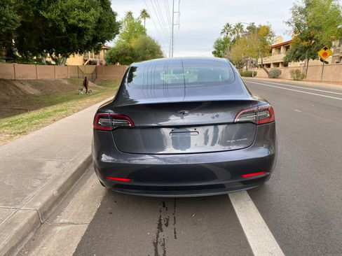 Used 2018 Tesla Model 3 Long Range image 10
