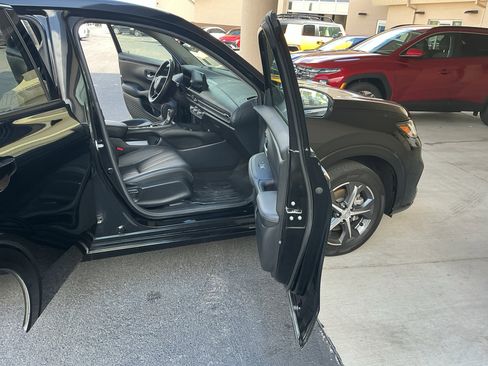 Used 2025 Honda HR-V EX-L image 13