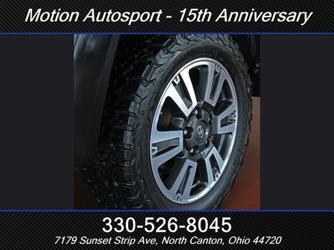 Used 2018 Toyota Tundra SR5 w/ TRD Off Road Package AWD/4WD image 46