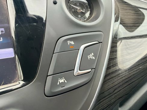 Used 2018 Buick Envision Premium image 32