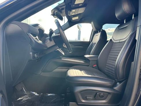 Used 2025 Ford Explorer ST-Line w/ ST-Line Street Pack image 9