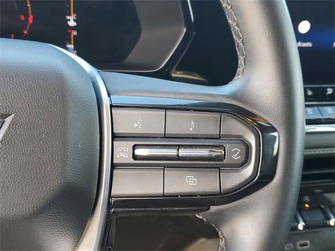 Used 2023 Chevrolet Colorado LT w/ LT Convenience Package II image 19