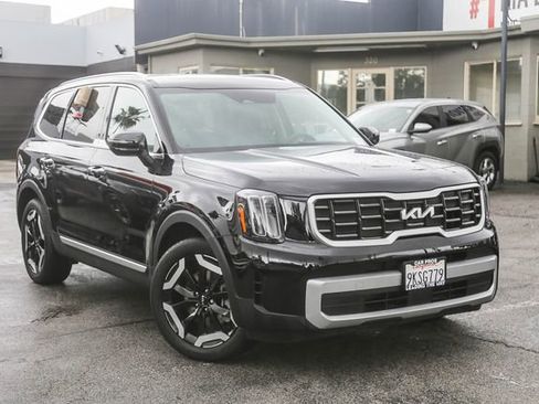 Used 2024 Kia Telluride S w/ S Sunroof Package image 2