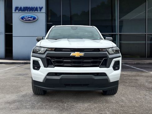Used 2024 Chevrolet Colorado LT w/ LT Convenience Package image 3