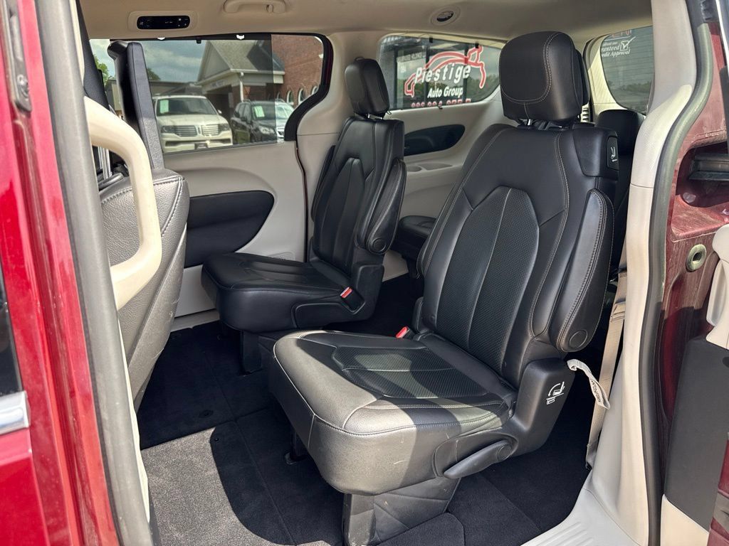 Used 2020 Chrysler Pacifica Touring-L Plus FWD image 49
