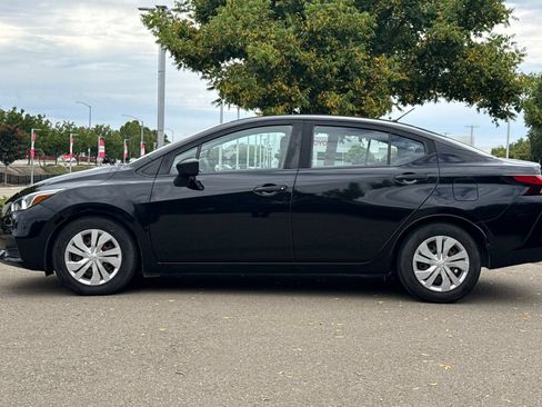 Used 2020 Nissan Versa S FWD image 7