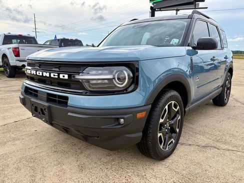Certified 2021 Ford Bronco Sport Outer Banks w/ Outer Banks Package AWD/4WD image 3
