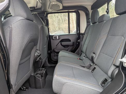 New 2026 Jeep Gladiator Sport AWD/4WD image 16