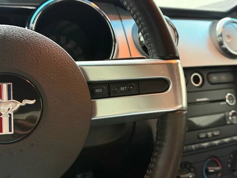 Used 2009 Ford Mustang GT Deluxe image 14