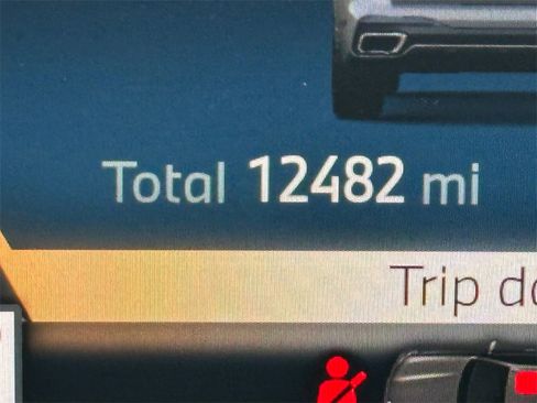 Used 2025 BMW X7 xDrive40i w/ Executive Package image 31