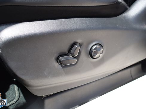 Used 2023 Chrysler Pacifica Touring-L FWD image 14