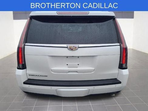 Used 2016 Cadillac Escalade Premium image 9