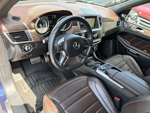 Used 2015 Mercedes-Benz GL 63 AMG 4MATIC image 18