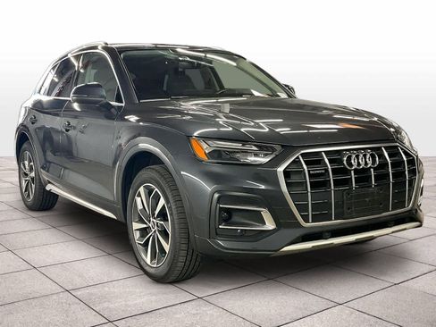 Used 2021 Audi Q5 Premium w/ Convenience Package image 2