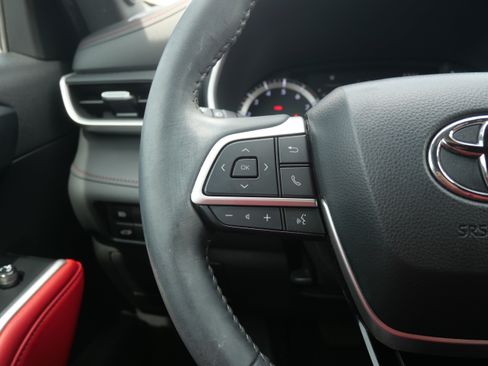 Used 2023 Toyota Highlander XSE image 23