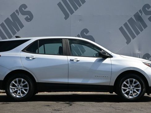 Used 2020 Chevrolet Equinox LS FWD image 4
