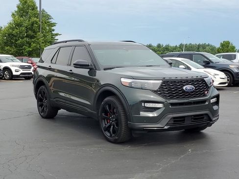 Used 2022 Ford Explorer ST w/ Equipment Group 401A AWD/4WD image 2