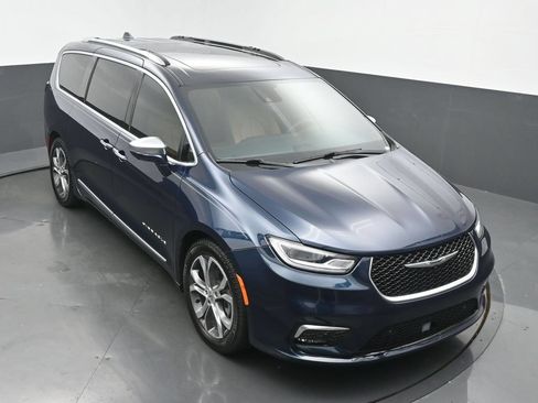 Used 2022 Chrysler Pacifica Pinnacle FWD image 46
